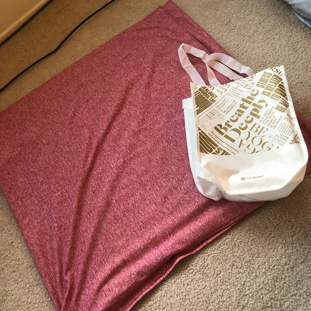 Lululemon vinyasa scarf. NEVER WORN!!!